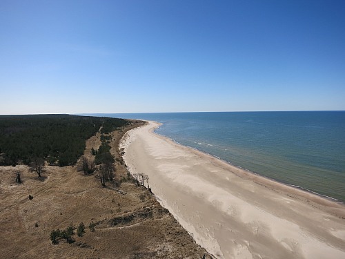 Baltic Sea from the lighthouse Akmenrags
The picture was taken in 2013 from the lighthouse Akmenrags during the visit of the lighthouse.
Umwelt, Natur und Artenvielfalt
In&#257;ra Kindzule